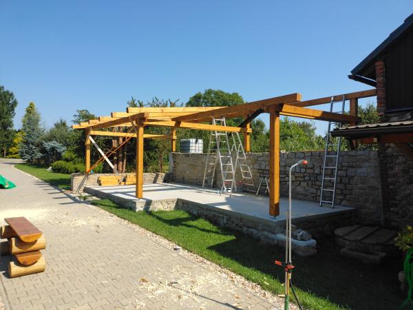Stavba nové pergoly a bourání staré 20.7.2024 — 20